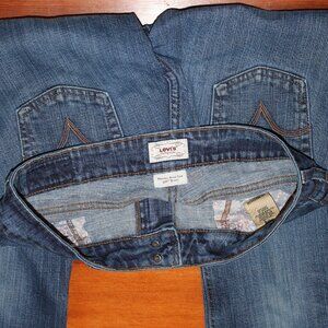 LEVI'S 526 SLENDER BOOT CUT 10 Medium